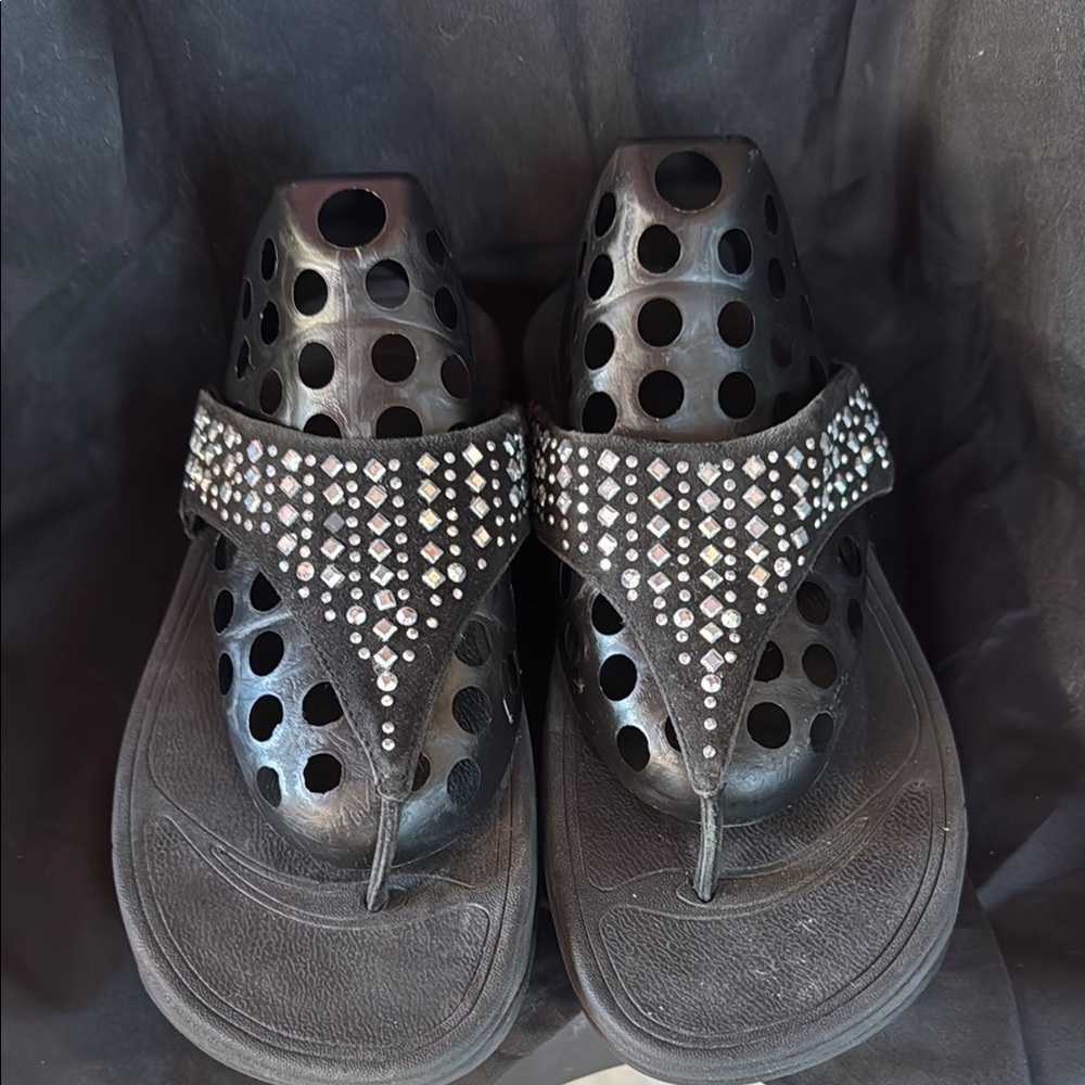 🍍 FitFlop Silver Mirrored Studs Sandals Black Suede Size 7🍍